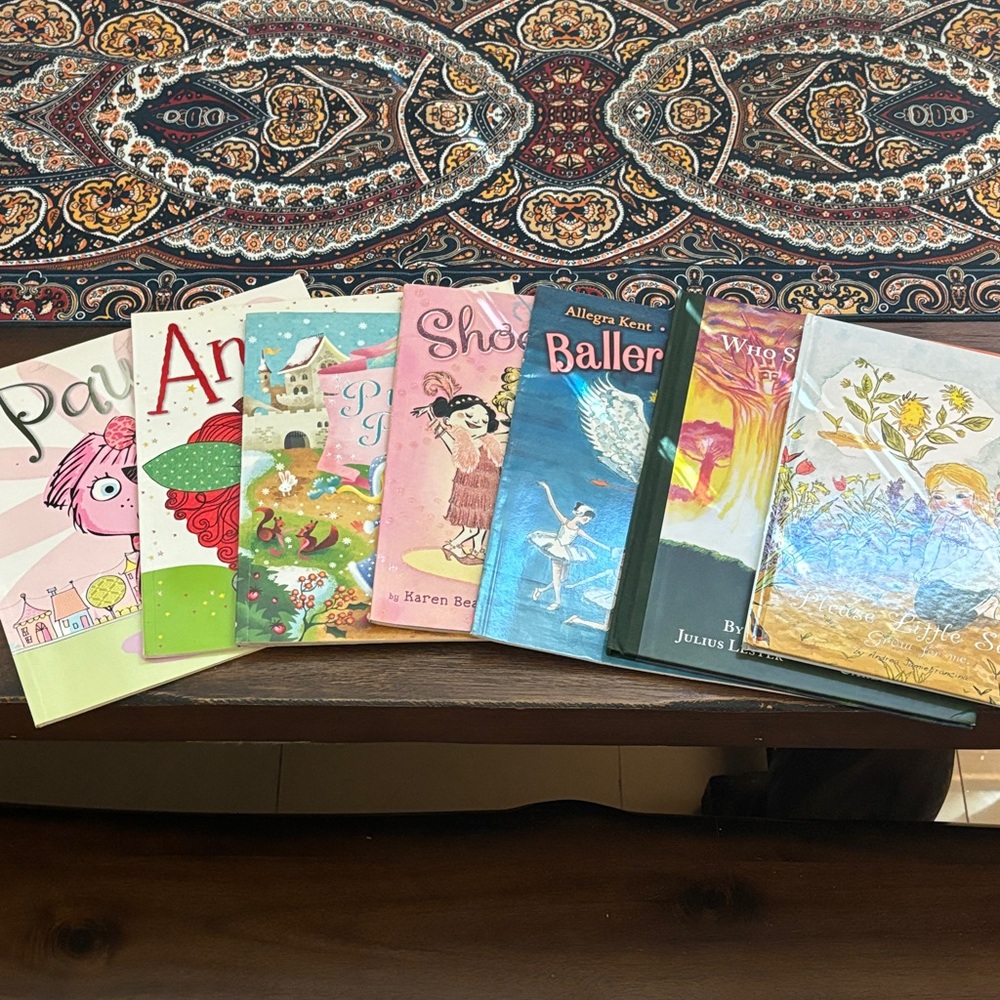 Children's Storybook Collection 7 total euc